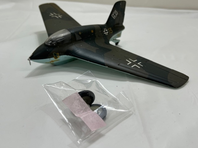 [ круг -329] покрашен конечный продукт Германия армия Messerschmitt Me163 одиночный сиденье type . сиденье type Focke-Wulf Fw190 пластиковая модель 3 пункт продажа комплектом текущее состояние товар /(S)