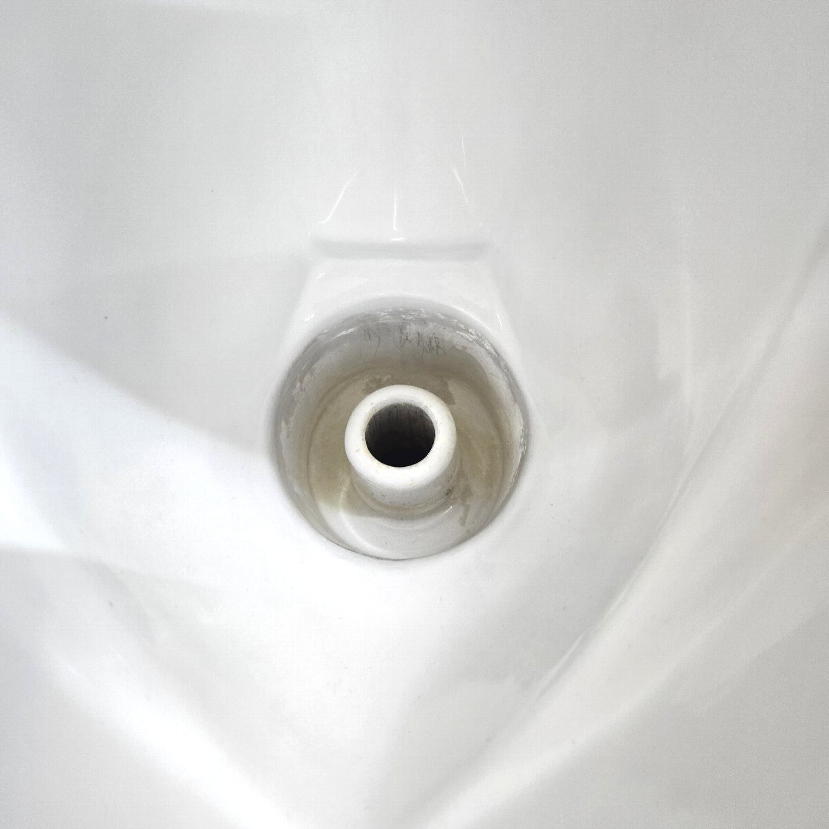 *5T007 TOTO 床置床排水小便器 U507C 小便器 男子トイレ 男性用 *5T007 TOTO 床置床排水小便器 U507C 小便器 男子トイレ 男性用
