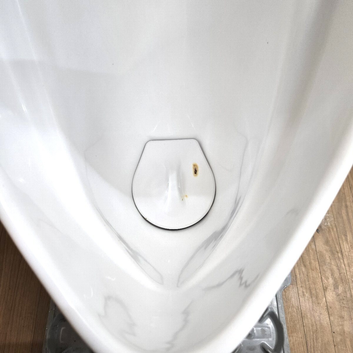 *5T007 TOTO 床置床排水小便器 U507C 小便器 男子トイレ 男性用 *5T007 TOTO 床置床排水小便器 U507C 小便器 男子トイレ 男性用