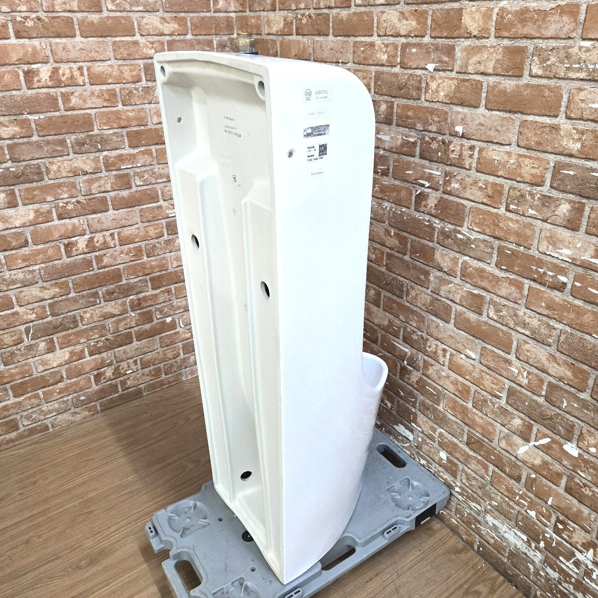 *5T007 TOTO 床置床排水小便器 U507C 小便器 男子トイレ 男性用 *5T007 TOTO 床置床排水小便器 U507C 小便器 男子トイレ 男性用