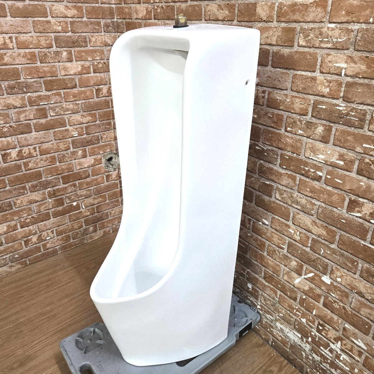 *5T007 TOTO 床置床排水小便器 U507C 小便器 男子トイレ 男性用 *5T007 TOTO 床置床排水小便器 U507C 小便器 男子トイレ 男性用