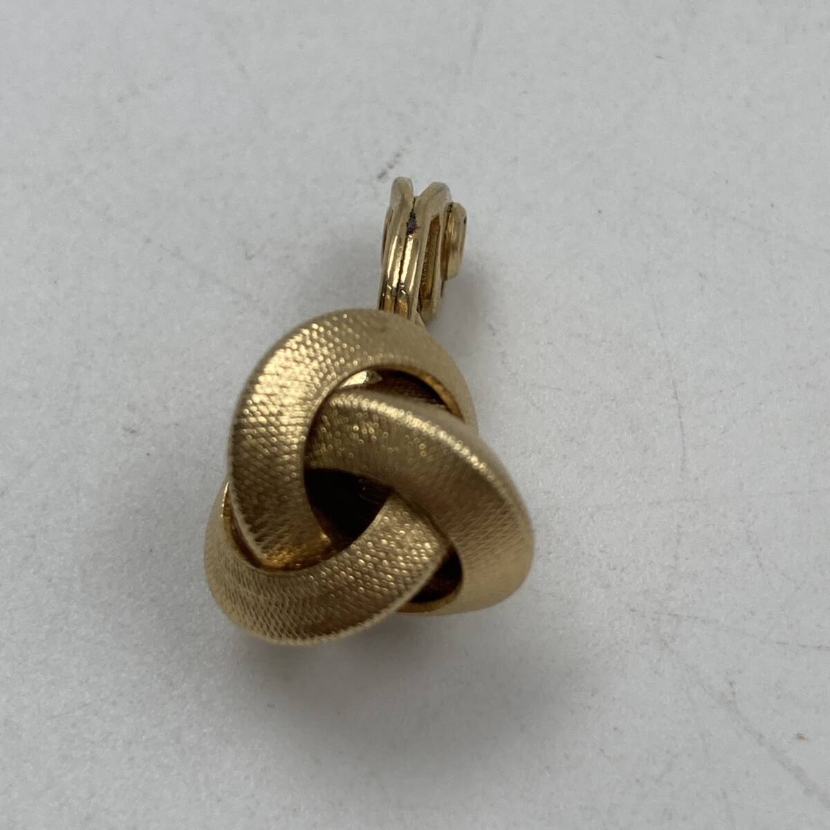 【ヴィンテージ】MONET ゴールド 巻き ロープ イヤリング 両耳揃い アクセサリー モネ アンティーク 耳飾り 装飾品_画像9