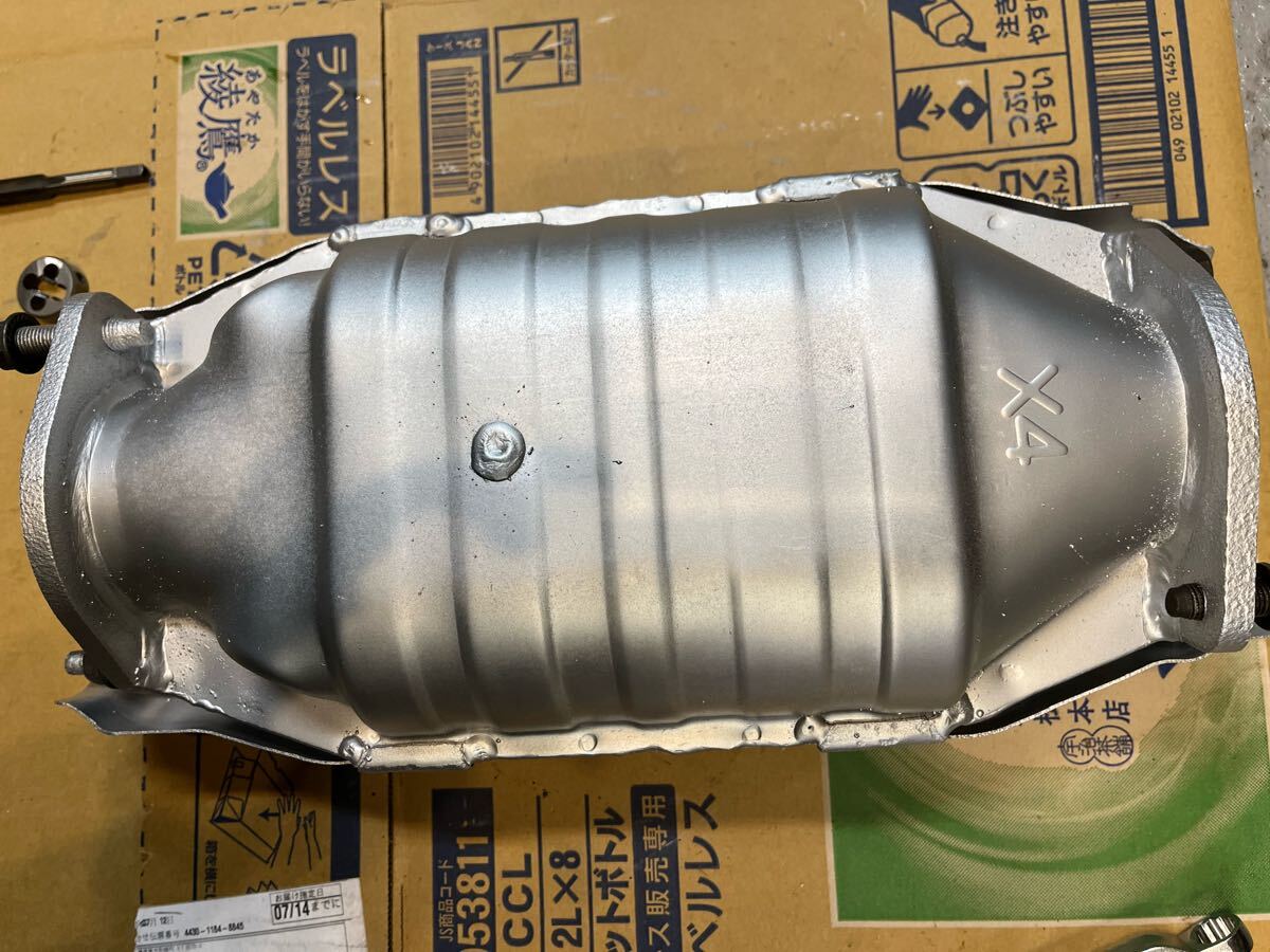 美品 BNR34 キャタライザー 触媒 X4 スカイライン R32 S14 R33 美品 BNR34 キャタライザー 触媒 X4 スカイライン R32 S14 R33