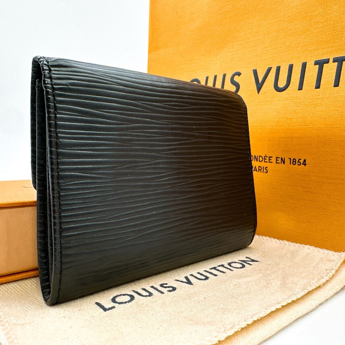 4528【未使用に近い】LOUIS VUITTON ルイヴィトン エピ 4528【未使用に近い】LOUIS VUITTON ルイヴィトン エピ
