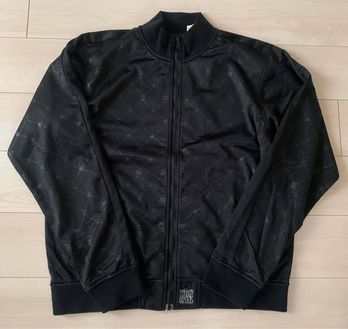 未使用に近い人気完売モデル】STUSSY トラックジャケット 黒 XL 未使用に近い人気完売モデル】STUSSY トラックジャケット 黒 XL
