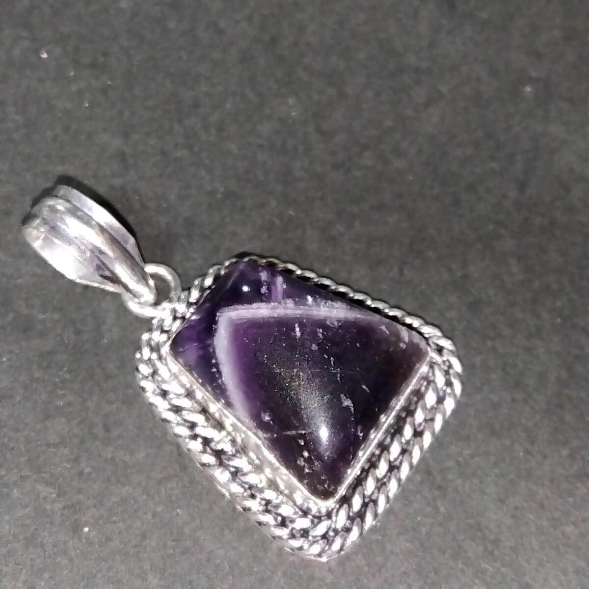 アメジスト★《愛の守護石》パワーストーン★ペンダントトップ★大きめ★AP-25★現品★1個《同梱・まとめて取引可能》_画像2