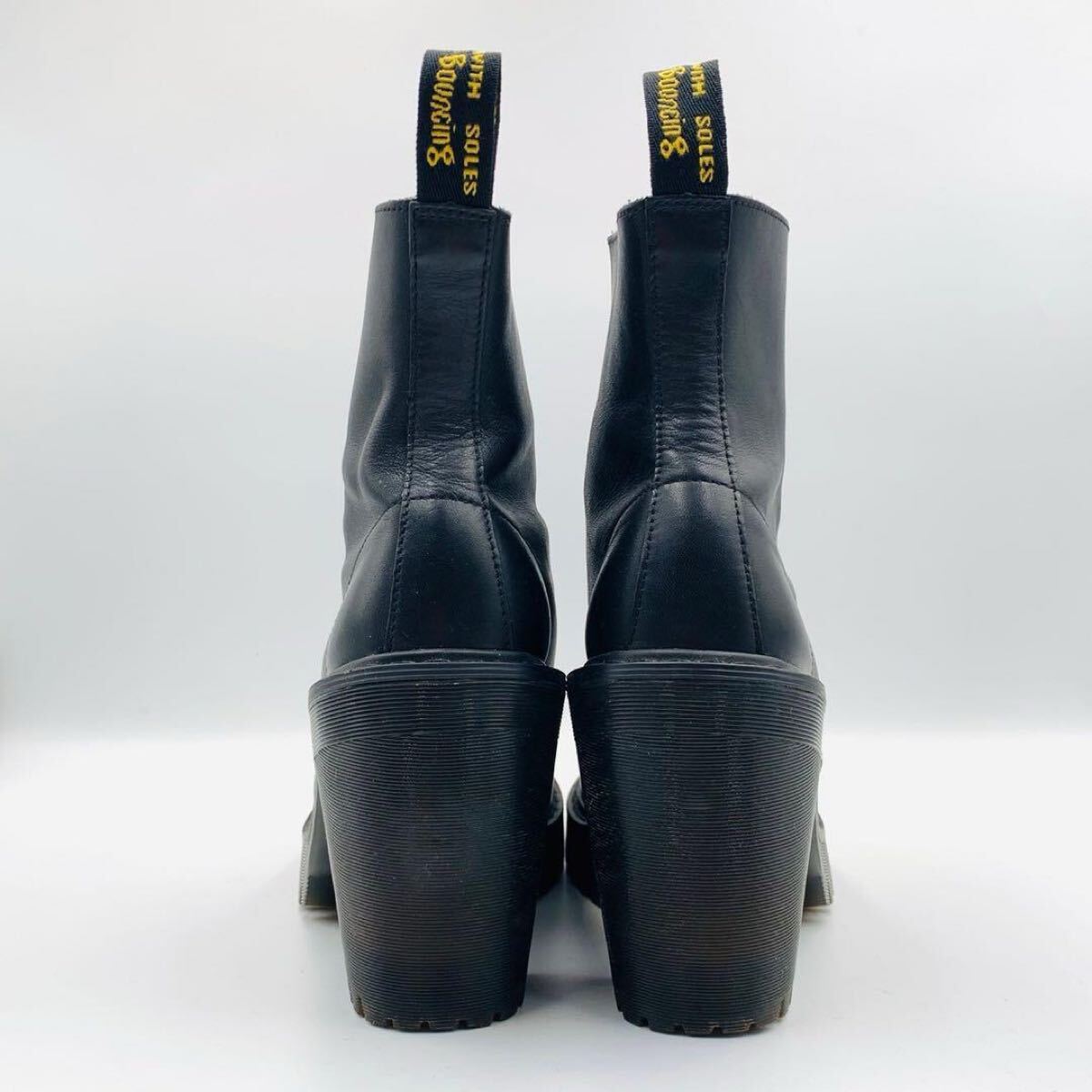 美品】ドクターマーチン kendra 10ホール ハイカットブーツ 黒 美品】ドクターマーチン kendra 10ホール ハイカットブーツ 黒