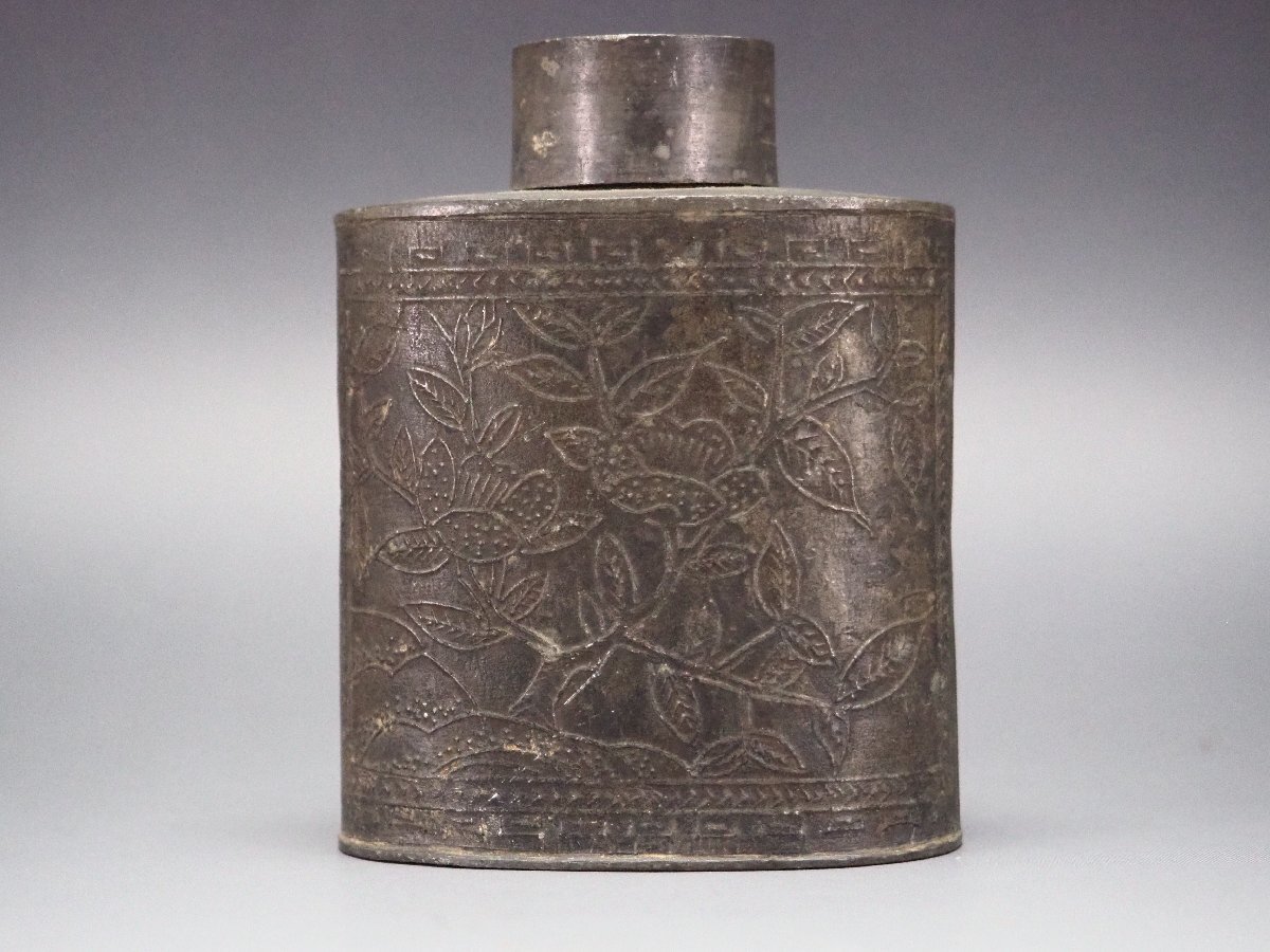 治】『張萬順造』款 古錫製 草花紋茶心壷☆高さ 8.8cm 茶壷 治】『張萬順造』款 古錫製 草花紋茶心壷☆高さ 8.8cm 茶壷