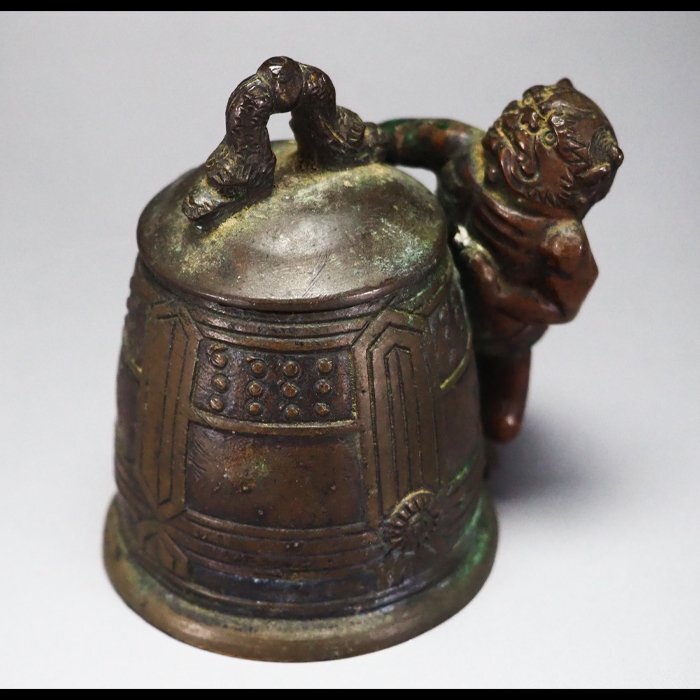 治】金工家作 唐銅製 鬼梵鐘蓋物☆高さ 7.2cm 重さ 318g 香炉 治】金工家作 唐銅製 鬼梵鐘蓋物☆高さ 7.2cm 重さ 318g 香炉