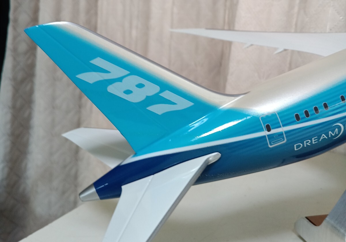 PACMIN パックミンUnited B787-8 1/100デスクトップモデル Amazon.co.jp: 1/100 PACMIN パックミン B787-8 JA822J 日本航空
