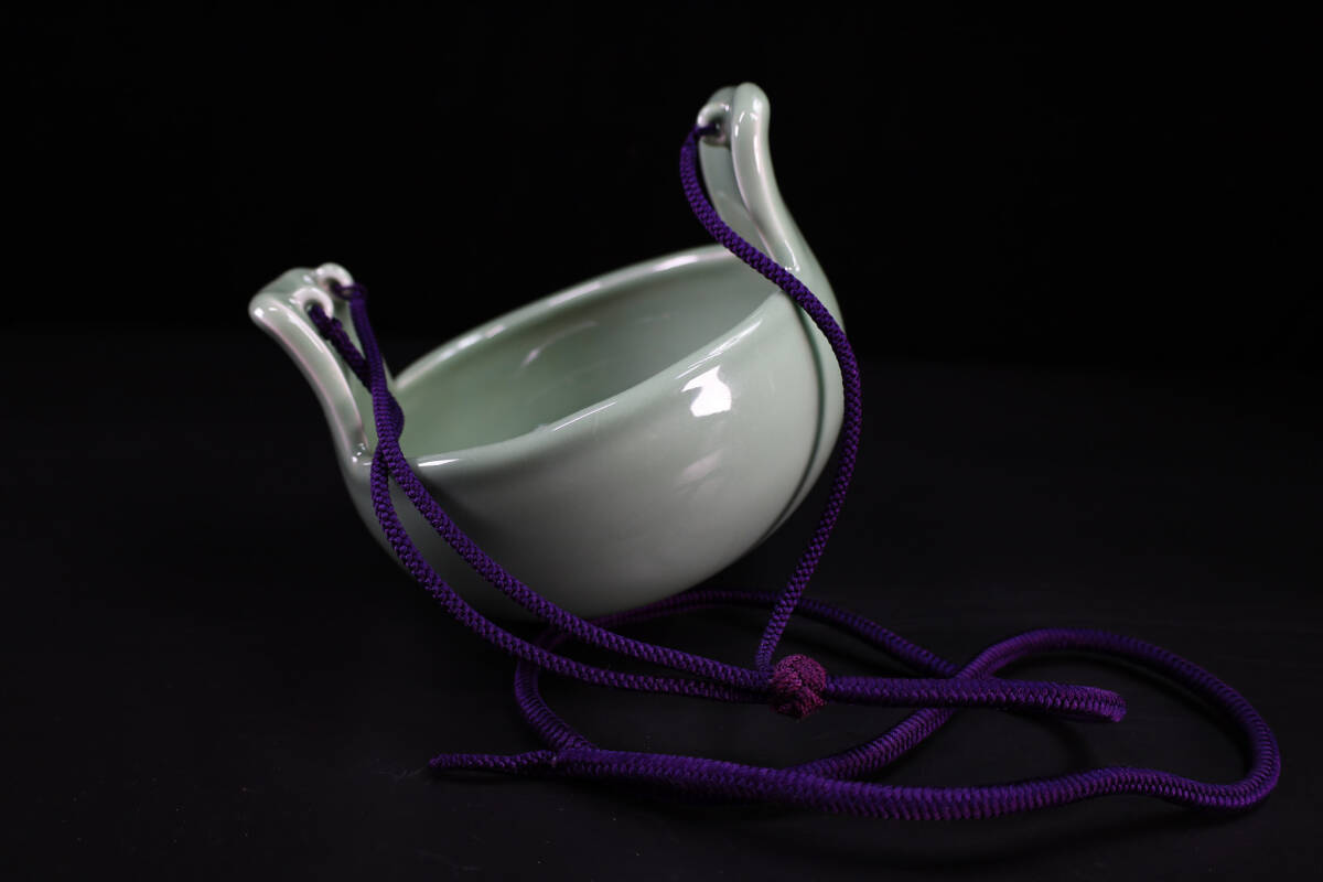 ◇雅◇ 加藤渓山 作 天龍寺青磁 華形 釣花生 高さ15.5cm/1456g ◇雅◇ 加藤渓山 作 天龍寺青磁 華形 釣花生 高さ15.5cm/1456g