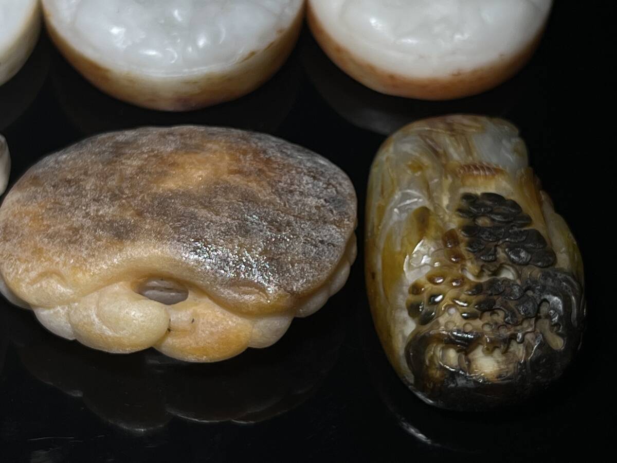 中国古玩 時代物 和田玉 翡翠 瑪瑙 沈香 琥珀 獣面紋彫リ 極細工 中国古玩 時代物 和田玉 翡翠 瑪瑙 沈香 琥珀 獣面紋彫リ 極細工