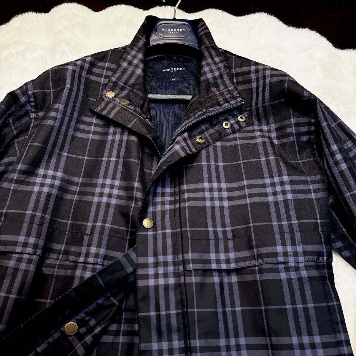 v36 美品【春大活躍!!ノバチェック柄!!】定価12万○BURBERRY v36 美品【春大活躍!!ノバチェック柄!!】定価12万○BURBERRY