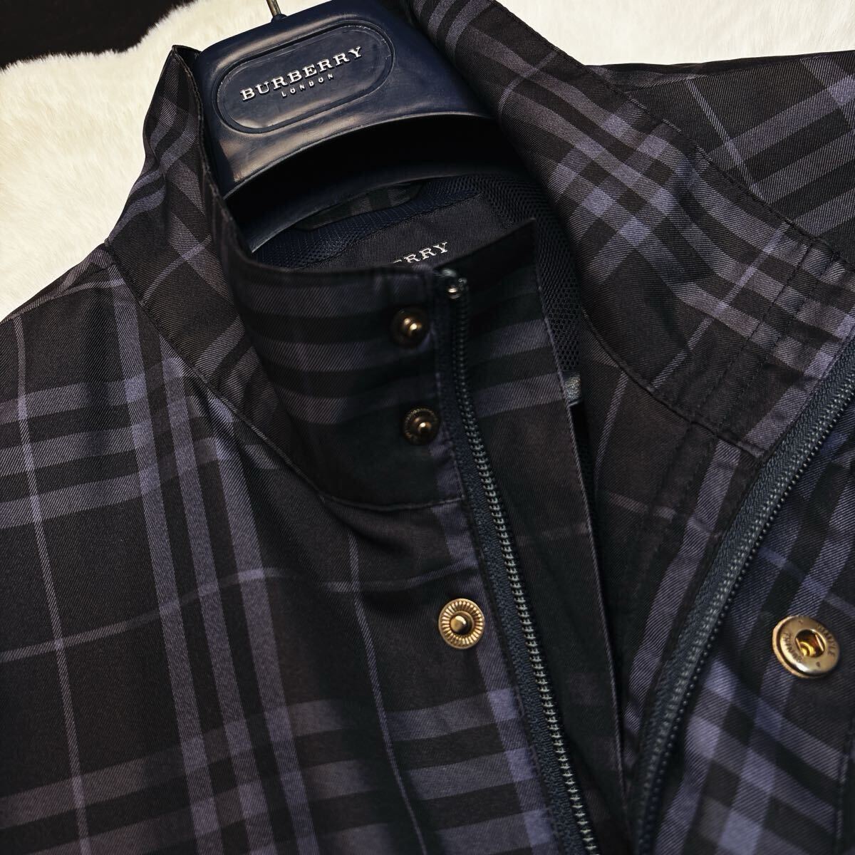 v36 美品【春大活躍!!ノバチェック柄!!】定価12万○BURBERRY v36 美品【春大活躍!!ノバチェック柄!!】定価12万○BURBERRY