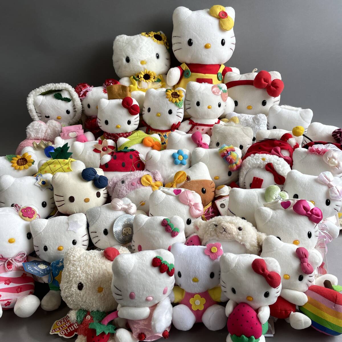 MS2894 コレクター放出品 キティ ぬいぐるみ 最大全長:30cm 46点 MS2894 コレクター放出品 キティ ぬいぐるみ 最大全長:30cm 46点