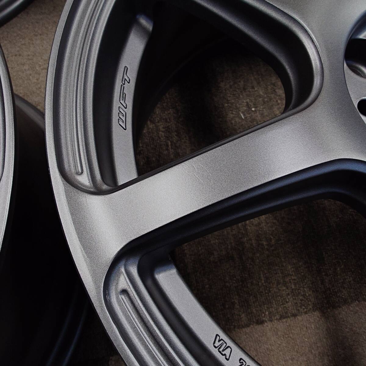 WORK　エモーション　T7R　17インチ　7J　IS47　PCD100-4H★マットガンメタ再塗装★ヤリス　アクア　マーチ　ロードスター　ヴィッツなど_画像6
