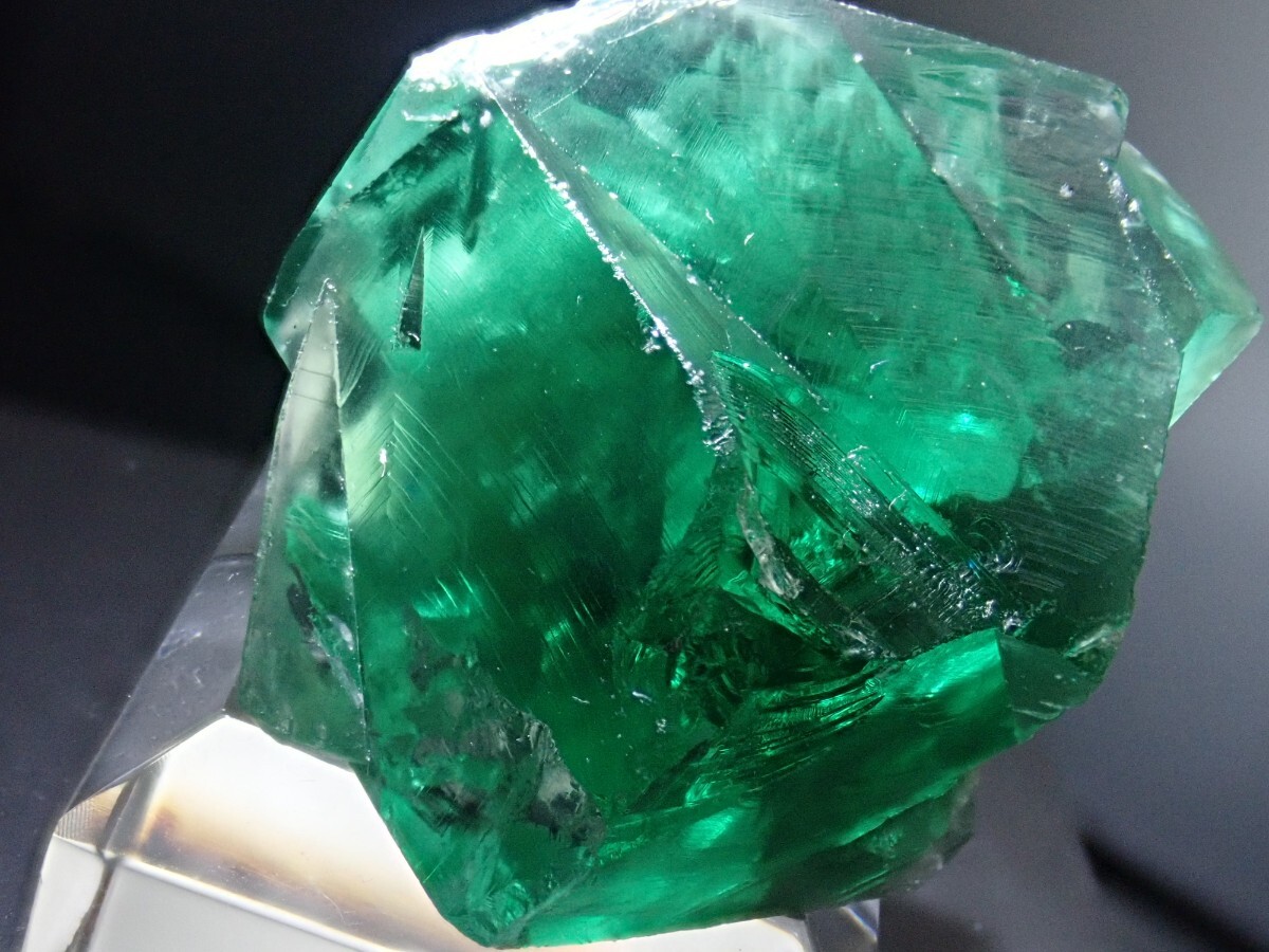 特大結晶】フェアリーホールポケット フローライト 蛍石 原石 特大結晶】フェアリーホールポケット フローライト 蛍石 原石