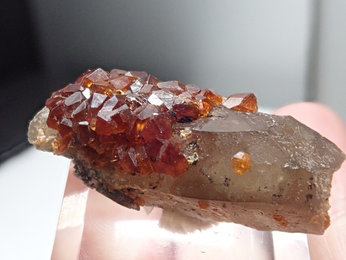 宝石質】スペサルティンガーネット&クォーツ 満礬柘榴石&水晶 宝石質】スペサルティンガーネット&クォーツ 満礬柘榴石&水晶