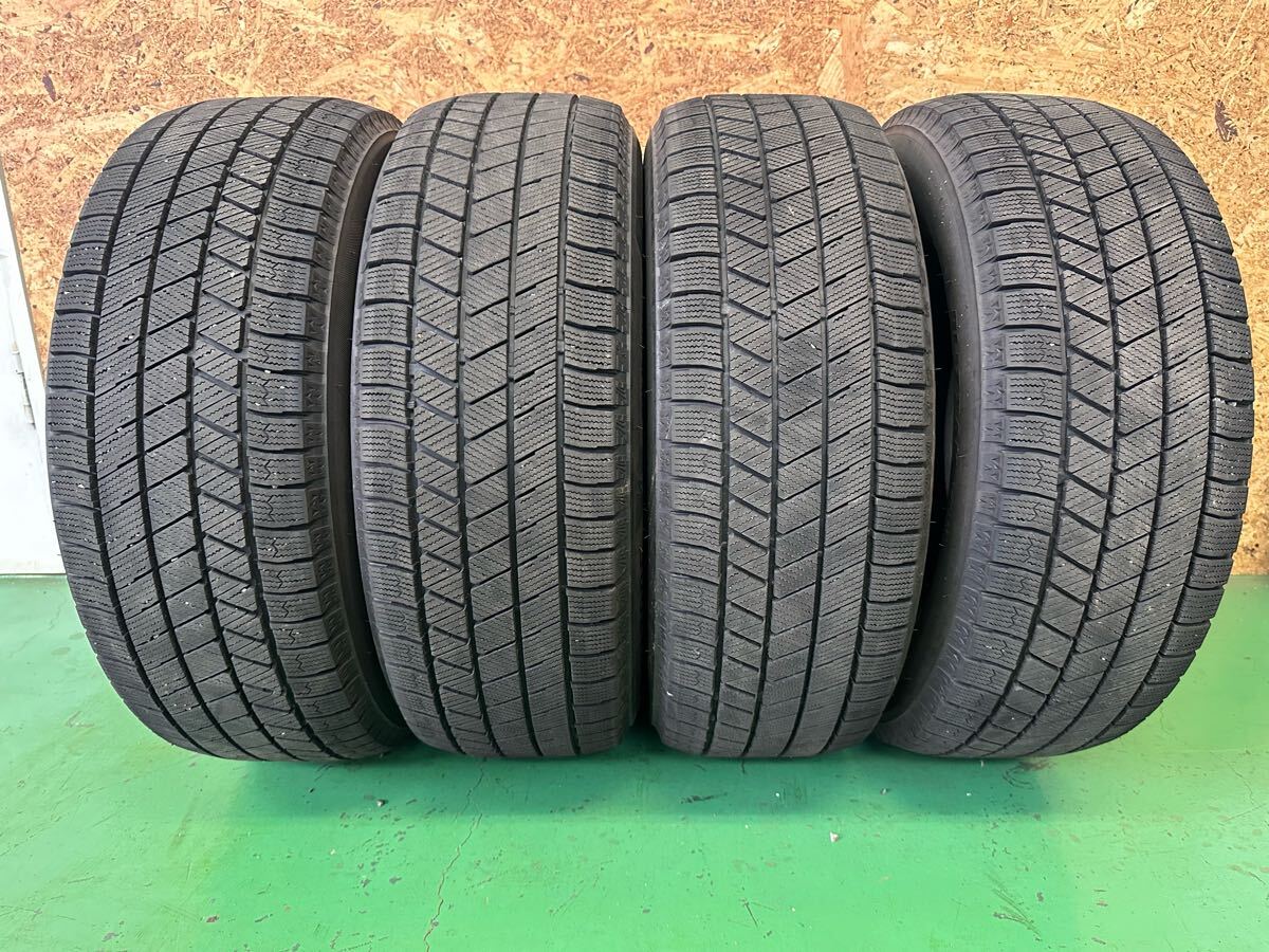 送料無料【バリ山】215/60R16 95Q BRIDGESTONE BLIZZAK VRX3 送料無料【バリ山】215/60R16 95Q BRIDGESTONE BLIZZAK VRX3