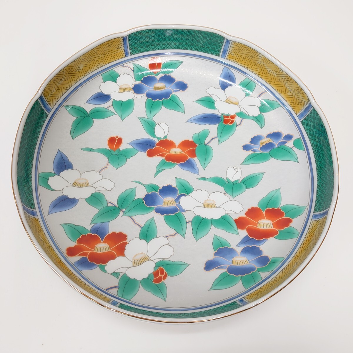 226 美濃焼 翔山窯 花椿盛鉢 大皿 大鉢 金彩 金縁 色絵 皿 鉢 和 226 美濃焼 翔山窯 花椿盛鉢 大皿 大鉢 金彩 金縁 色絵 皿 鉢 和