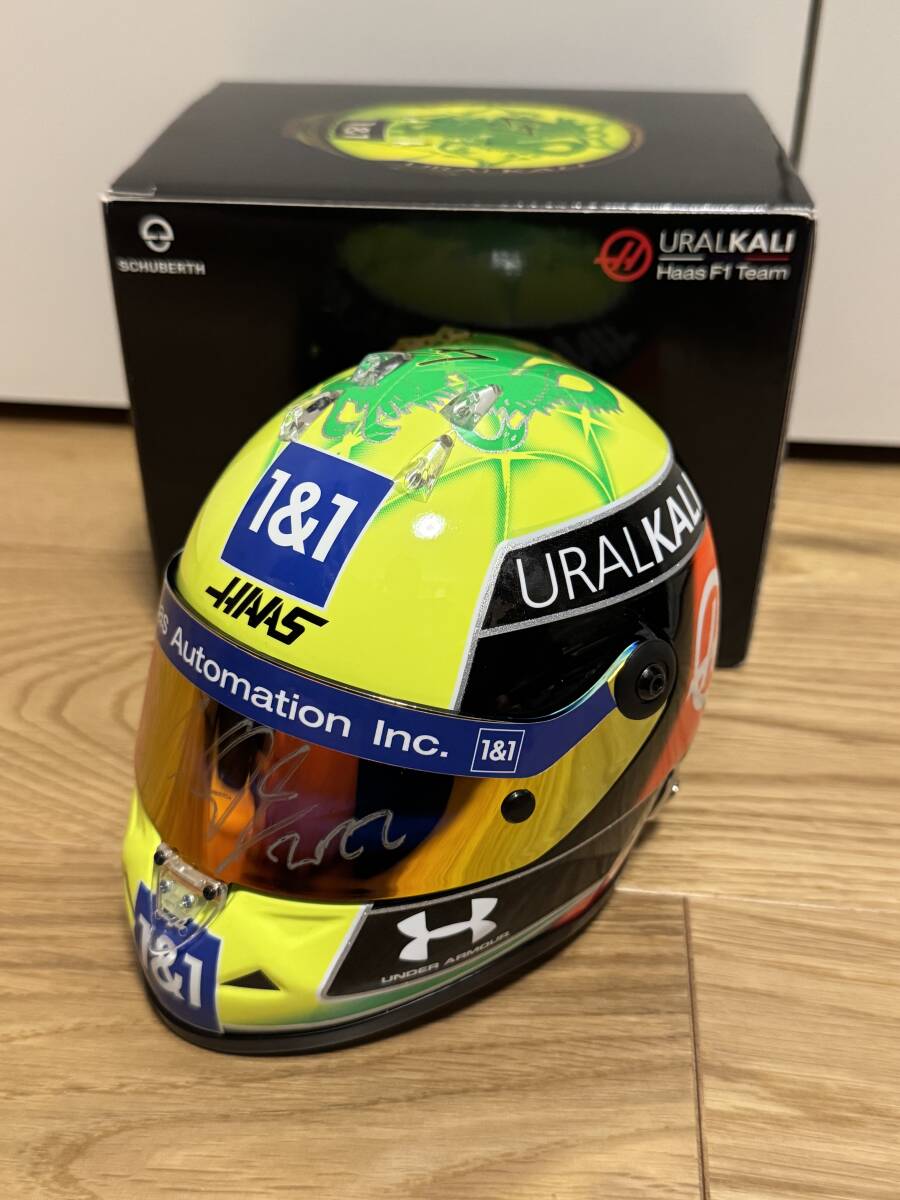 直筆サイン】1/2ヘルメット ミック・シューマッハ 2021年 F1 直筆サイン】1/2ヘルメット ミック・シューマッハ 2021年 F1