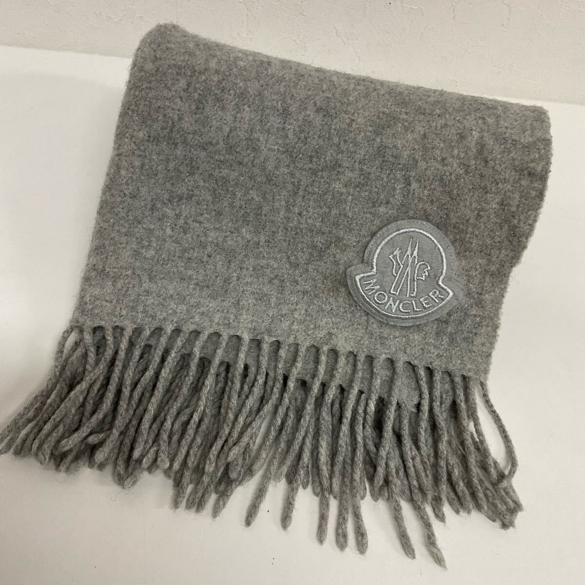 代PTB025-60◇ MONCLER モンクレール ライトグレー 羊毛100 代PTB025-60◇ MONCLER モンクレール ライトグレー 羊毛100