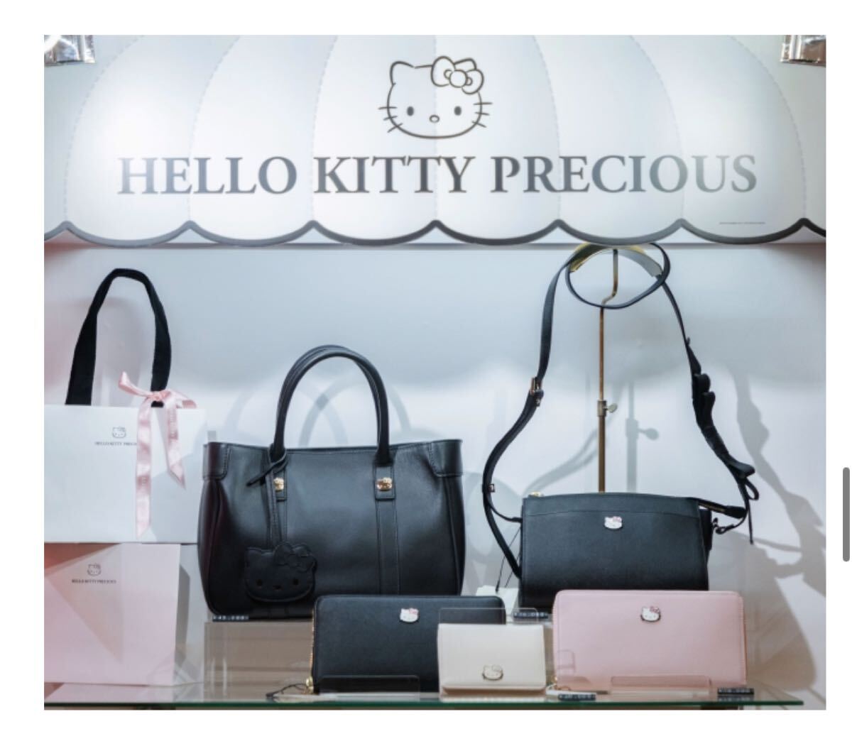 定価 48 000円 未使用 2018 ハローキティ プレシャス レザー 定価 48 000円 未使用 2018 ハローキティ プレシャス レザー