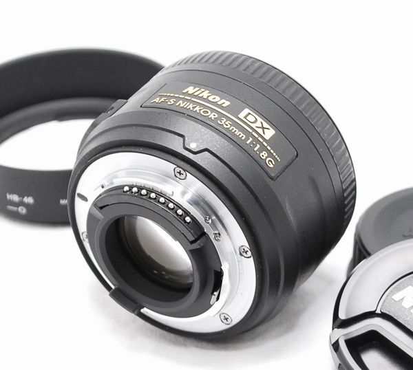 新品級の超美品 2701ショット・豪華セット】Nikon ニコン D3400 新品級の超美品 2701ショット・豪華セット】Nikon ニコン D3400