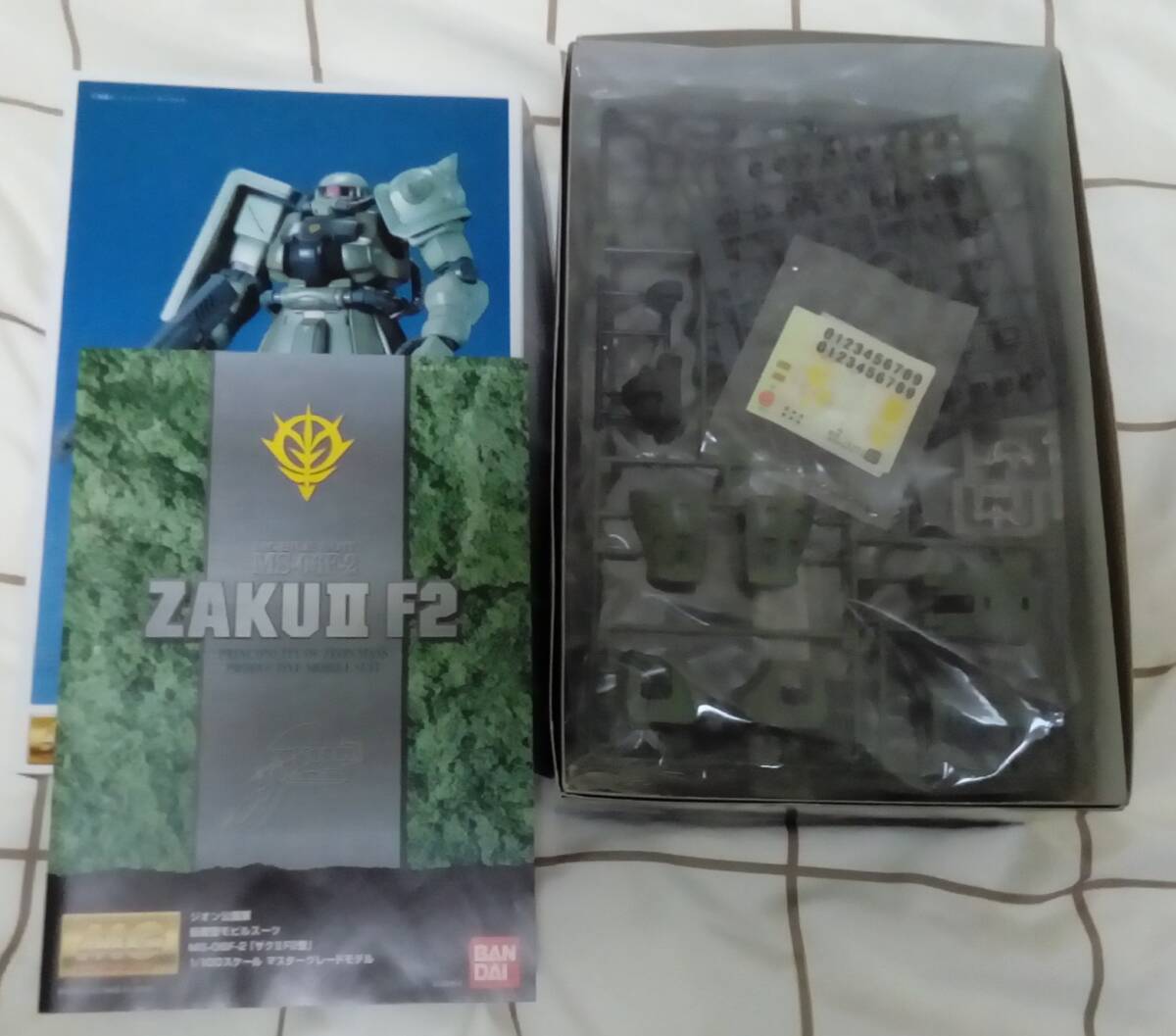 バンダイ【MG 1/100 MS-06F-2 ザクⅡ F2型】 マスターグレード バンダイ【MG 1/100 MS-06F-2 ザクⅡ F2型】 マスターグレード