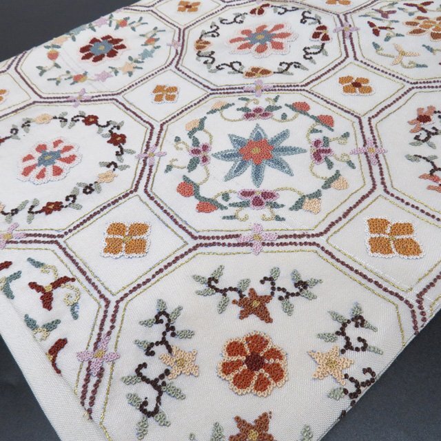 ☆きもの北條☆ 相良刺繍 中国刺繍 蜀江文 花の図 三通 仕立て ☆きもの北條☆ 相良刺繍 中国刺繍 蜀江文 花の図 三通 仕立て