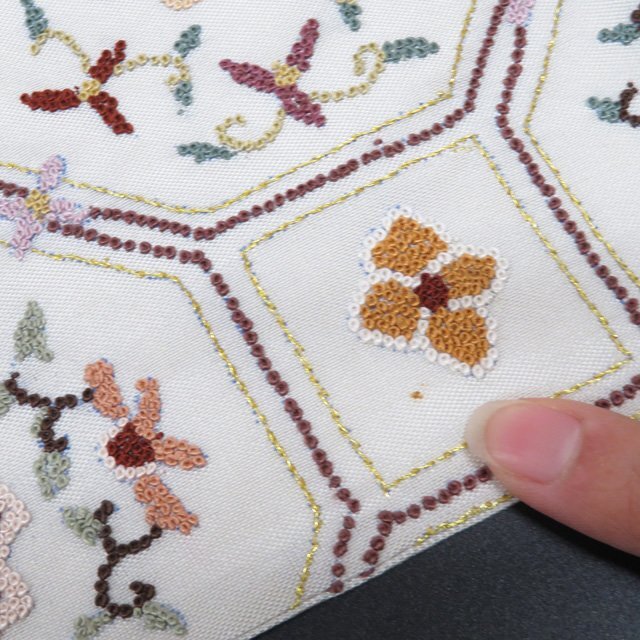 ☆きもの北條☆ 相良刺繍 中国刺繍 蜀江文 花の図 三通 仕立て ☆きもの北條☆ 相良刺繍 中国刺繍 蜀江文 花の図 三通 仕立て