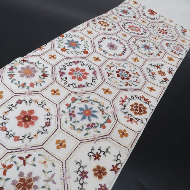 ☆きもの北條☆ 相良刺繍 中国刺繍 蜀江文 花の図 三通 仕立て ☆きもの北條☆ 相良刺繍 中国刺繍 蜀江文 花の図 三通 仕立て
