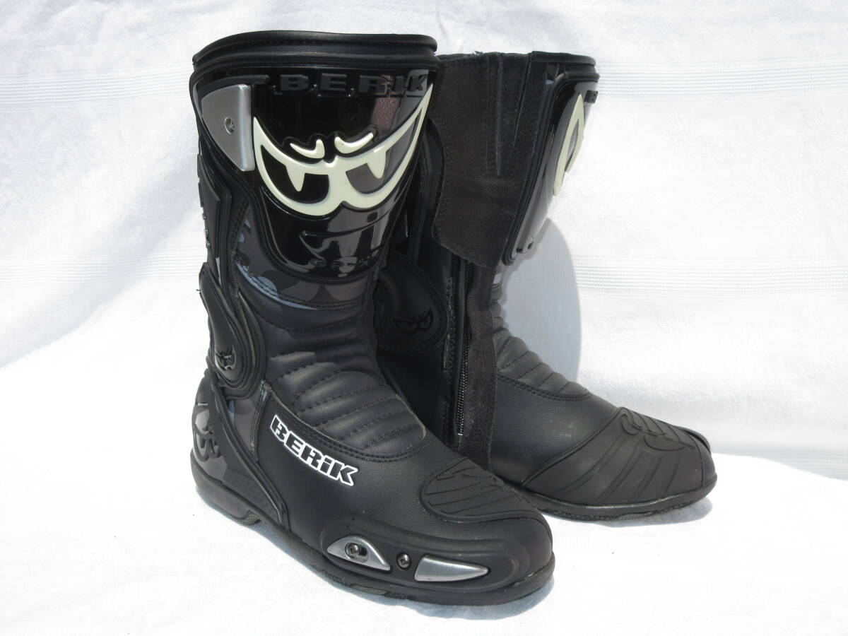 超美品 BERIK ベリック サーキットブーツ BLACKマグネシウムスライダー40/25,5㎝ R1R6GSXARLENNESSアレンネス TCXPDFORMAsidi