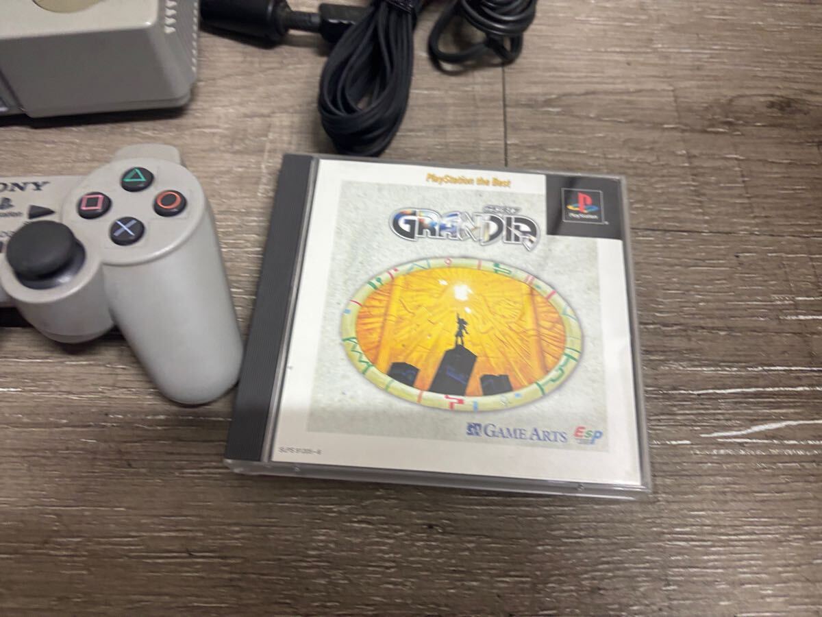 ☆ PS1 ☆ プレイステーション SCPH-7000 動作品 本体