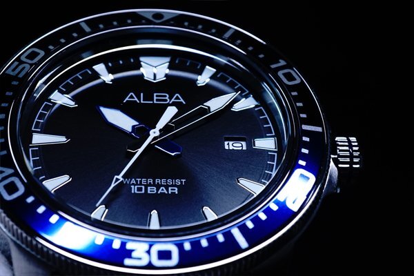 最新情報 1円~セイコーALBA逆輸入モデル海外専売バットマンカラー 海外モデル