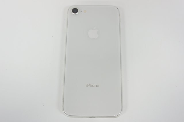 ☆中古品・送料無料・1円スタート☆ Apple iPhone 8 64GB au ☆中古品・送料無料・1円スタート☆ Apple iPhone 8 64GB au