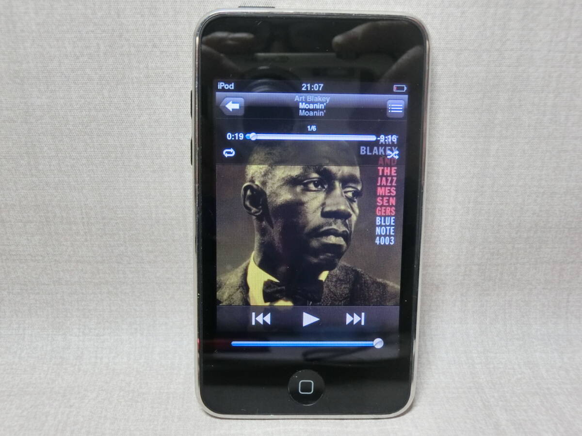 【№2045-i7005】中古品： Apple iPod touch 第3世代 A1318 32GB　作動品