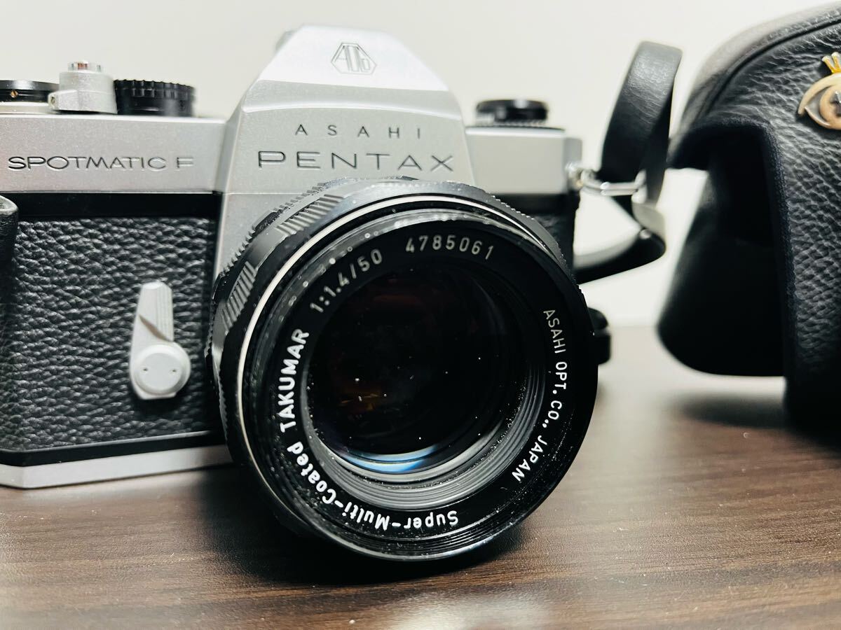 Asahi Pentax SP + SMC Takumar 85mm F/1.8 Lens #49210F3