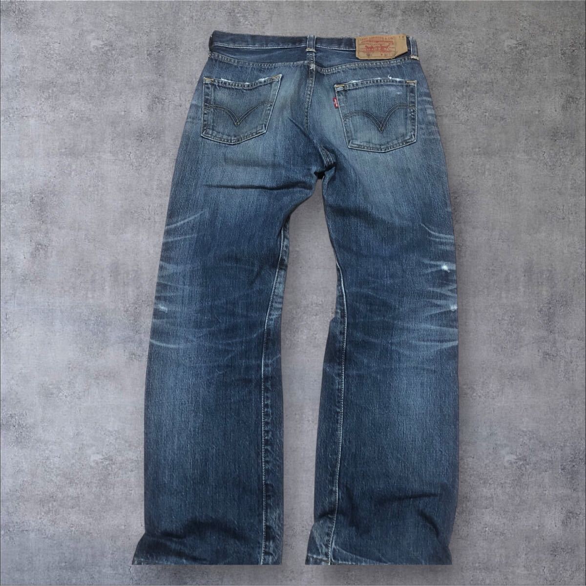 古着】リーバイスLevi's 501 ダメージデニム ヒゲ ハチノス W30 古着】リーバイスLevi's 501 ダメージデニム ヒゲ ハチノス W30