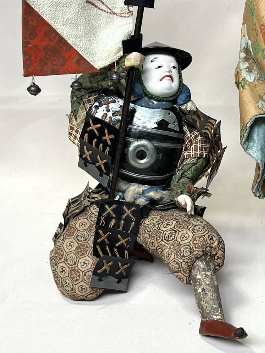 江戸期 武者人形2体 源義経 旗持 五月人形 大将人形 武将像 節句 江戸期 武者人形2体 源義経 旗持 五月人形 大将人形 武将像 節句
