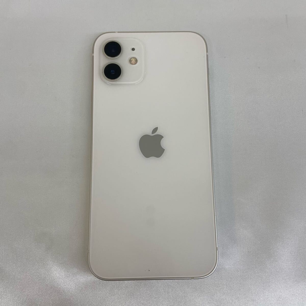 B【iPhone12】【動作確認済み】Apple 64GB SIMフリー ホワイト B【iPhone12】【動作確認済み】Apple 64GB SIMフリー ホワイト