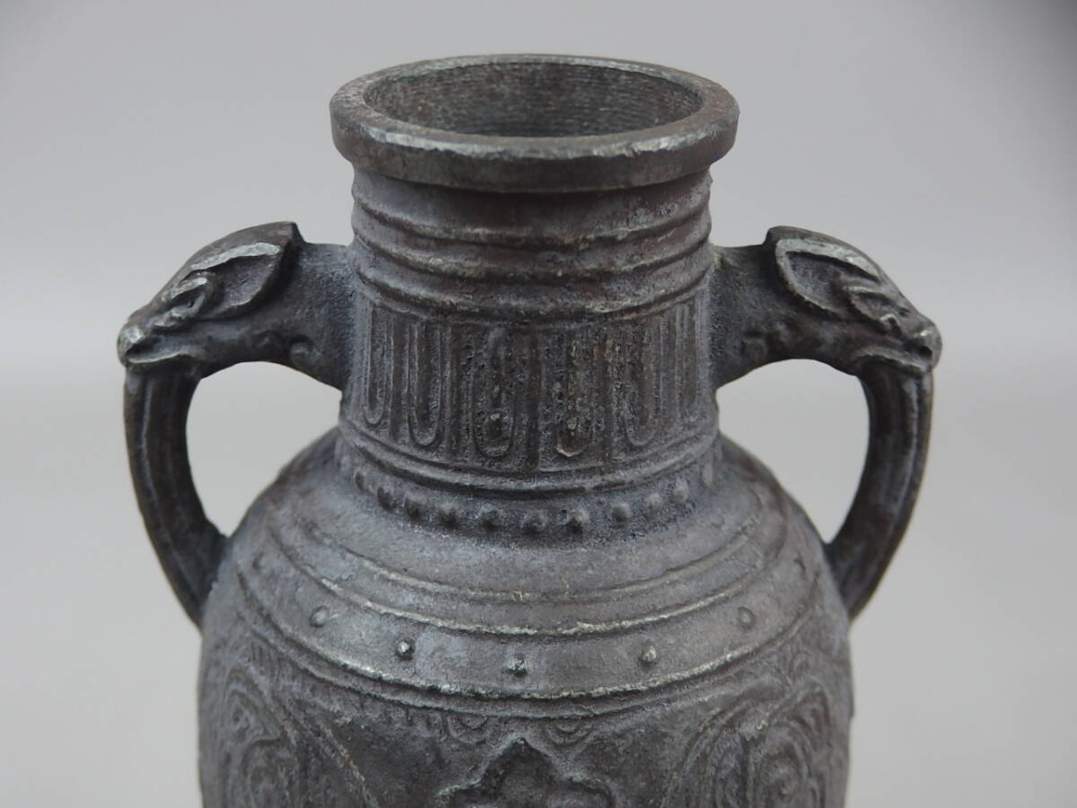 骨董・茶道具】☆古い 唐金 古銅製饕餮文龍耳花瓶 gi059ub.