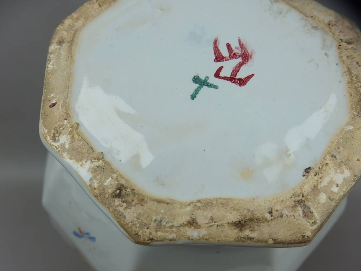 骨董・茶道具】☆古い 阿蘭陀焼?イタリア?色絵花文面取壷 骨董・茶道具】☆古い 阿蘭陀焼?イタリア?色絵花文面取壷