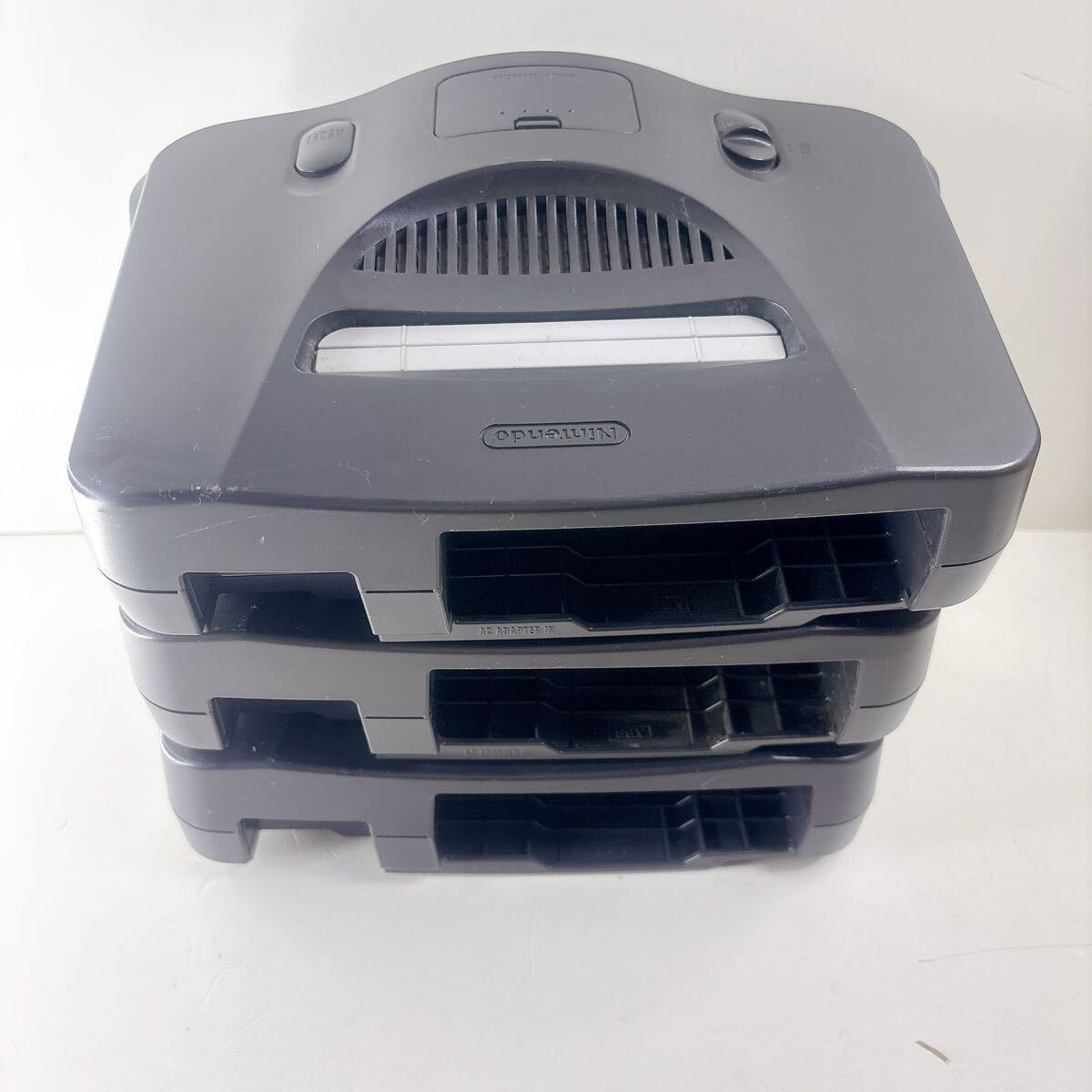 1円~】 NINTENDO 64 本体 3台 NUS-001 JUMPER PAK 1円~】 NINTENDO 64 本体 3台 NUS-001 JUMPER PAK
