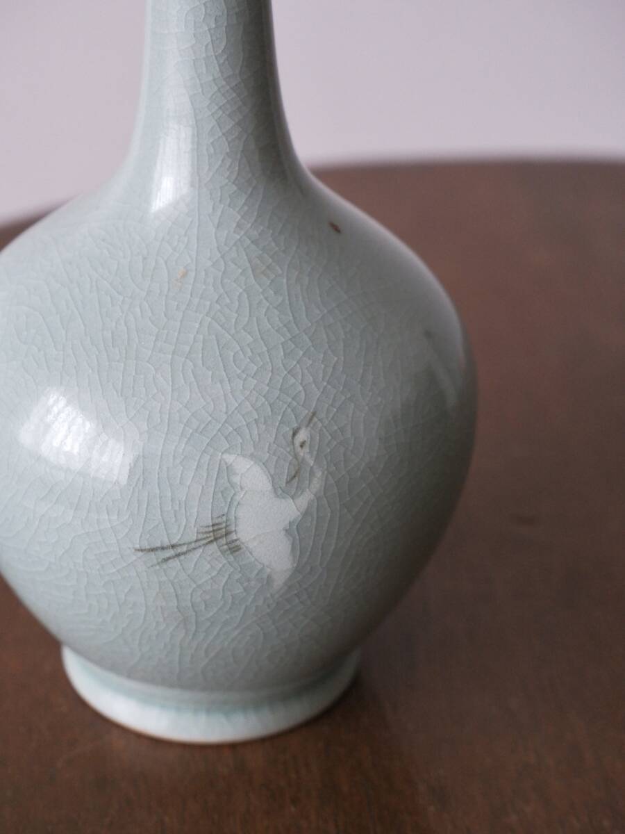 青枠】高麗 青磁 象嵌雲鶴文 一輪挿し 花瓶 セミ耳 華道具 青枠】高麗 青磁 象嵌雲鶴文 一輪挿し 花瓶 セミ耳 華道具