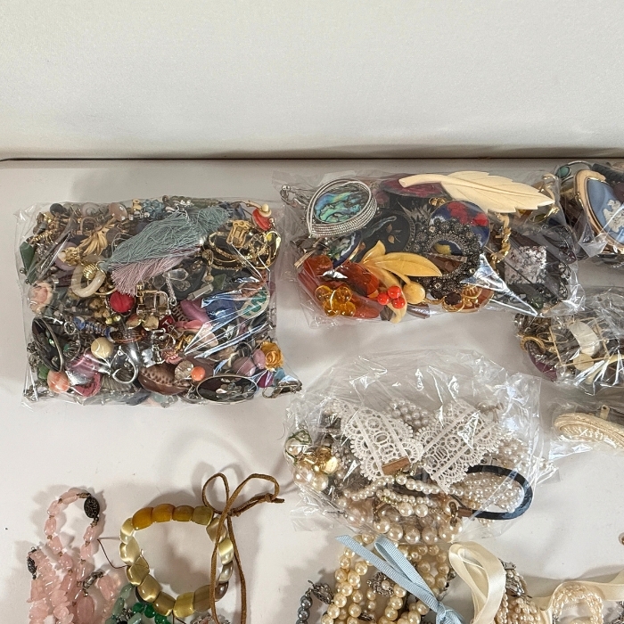 アクセサリー まとめ 約7kg パール フェイクパール 天然石 アクセサリー まとめ 約7kg パール フェイクパール 天然石