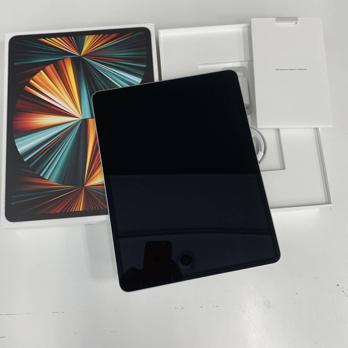 美中古品!大人気Wi-Fiモデル!】iPadPro 12.9インチ 第5世代 Wi 美中古品!大人気Wi-Fiモデル!】iPadPro 12.9インチ 第5世代 Wi