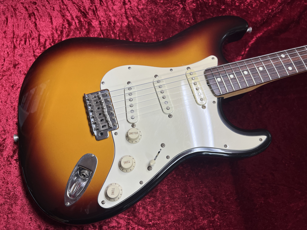 1円スタート!美品】Fender Japan Oシリアル ストラトキャスター 1円スタート!美品】Fender Japan Oシリアル ストラトキャスター