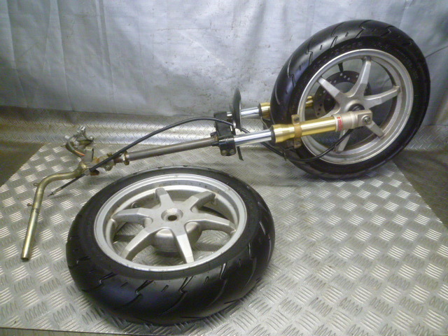 テ4.4 SUZUKI ZZ CA1PB フロントフォーク/ステム/前後ホイール テ4.4 SUZUKI ZZ CA1PB フロントフォーク/ステム/前後ホイール
