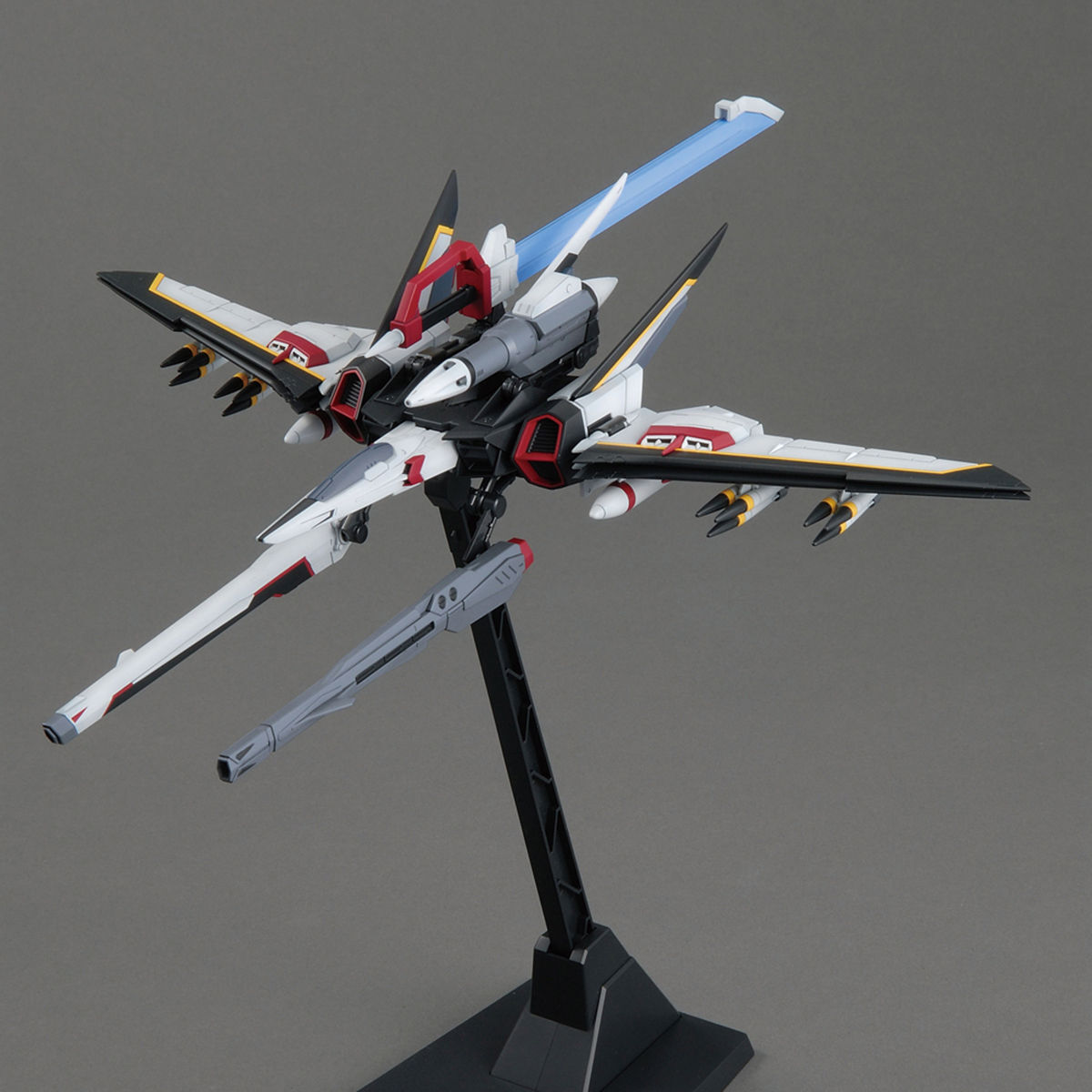 MG エールストライク MG ストライクルージュ MG 1/100 ストライクルージュ オオトリ装備 Ver.RM｜バンダイ ホビーサイト